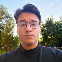 Павел Олейник